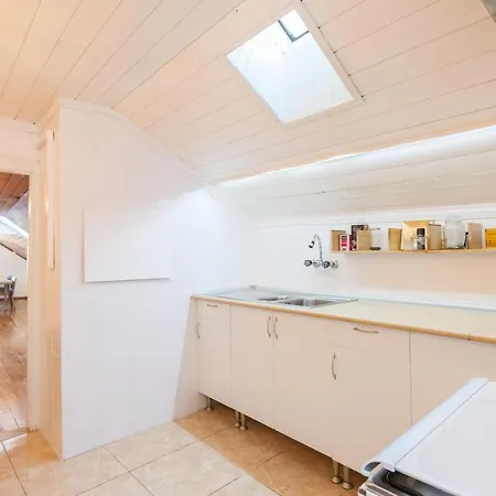 Roofs Διαμέρισμα *